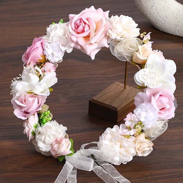 http://princesse-fleurie.com/cdn/shop/products/Couronne-de-fleurs-mariage_600x.jpg?v=1661002140
