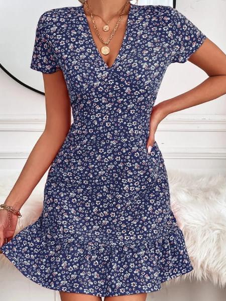 Robe cocktail fleurie courte