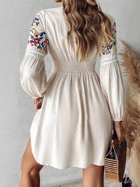 robe blanche brodée fleurs