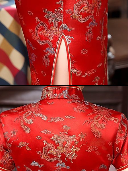 Détails robe longue fleurie chinoise