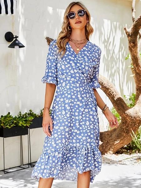Robe bleu fleur blanche