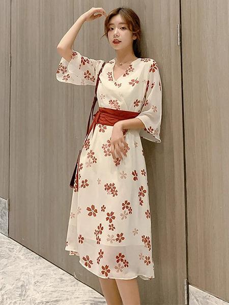 Robe fleurie japonaise