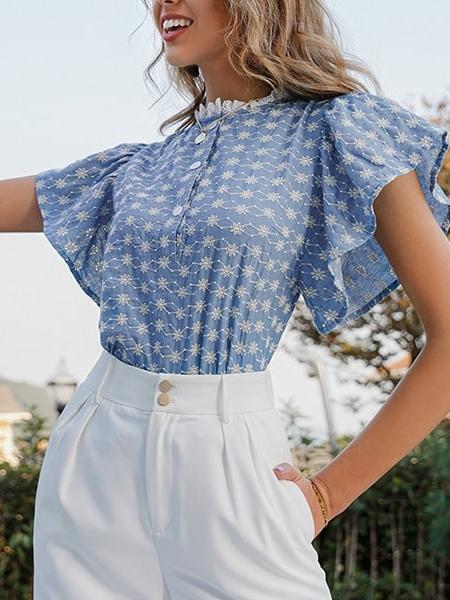 chemisier à fleurs et manches courtes