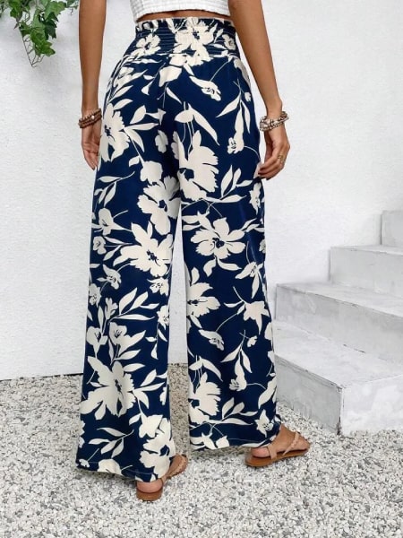 pantalon bleu imprime fleuri