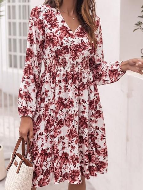 robe courte blanche à fleurs rose